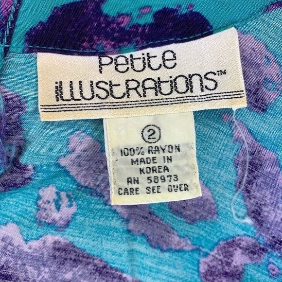 Petite Illustrations leopard print button back top - Picture 4 of 4